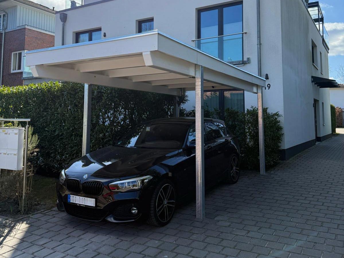 von Holzhof Friedrichsruh: Moderne Stahlpfosten Carports mit EPDM-Abdichtung Stahlpfosten Carport mit EPDM-Abdichtung