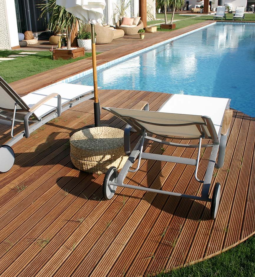 2024_GI-146872004_Poolumrandung_Terrasse_und_rund_web.jpg 2024_GI-146872004_Poolumrandung_Terrasse_und_rund_web.jpg